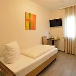 L' Angolo Ristorante & Hotel Gmbh Guest house 3*